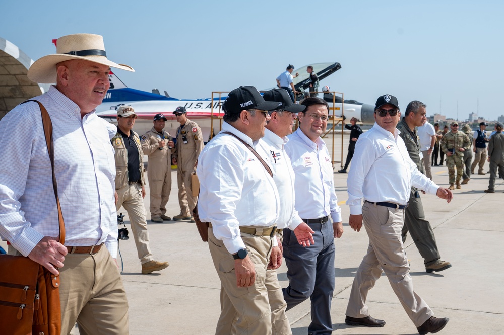 F-16 Viper Demonstration Team welcomes Peruvian, U.S. delegation at Festival Aereo Chiclayo