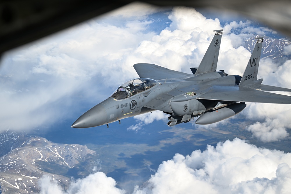 F-15SG refuels during RED FLAG-Alaska 24-2