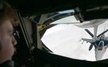 Fighter aircraft aerial refuel during RED FLAG-Alaska 24-2