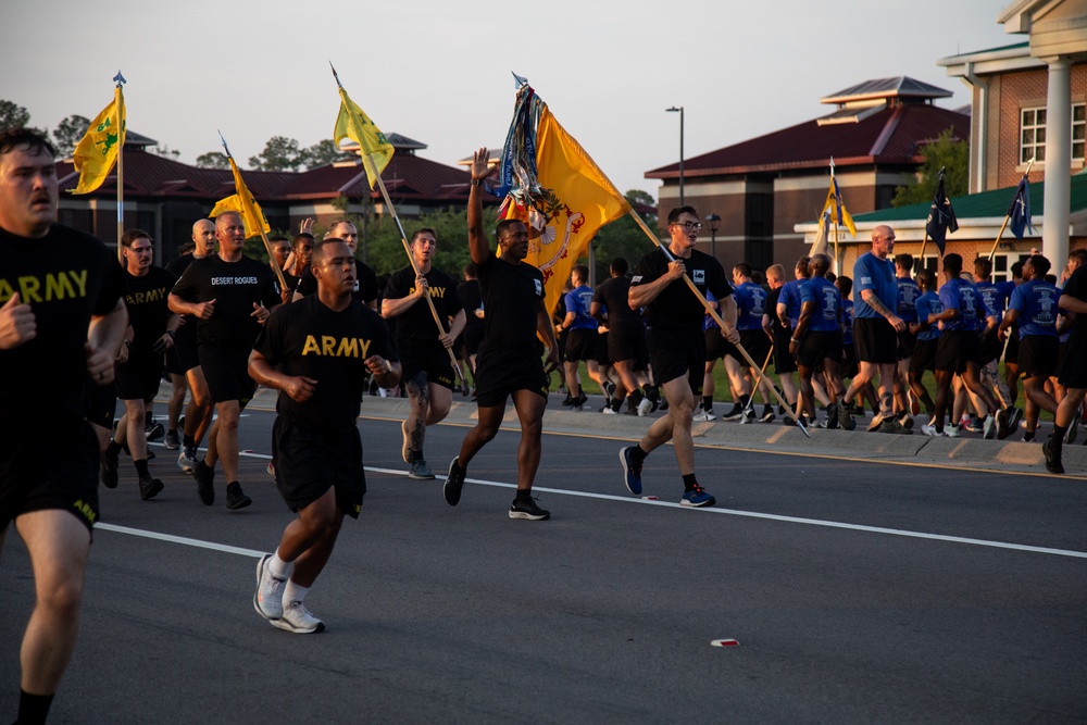 Dogface Soldiers run to kick off Salute to Summer