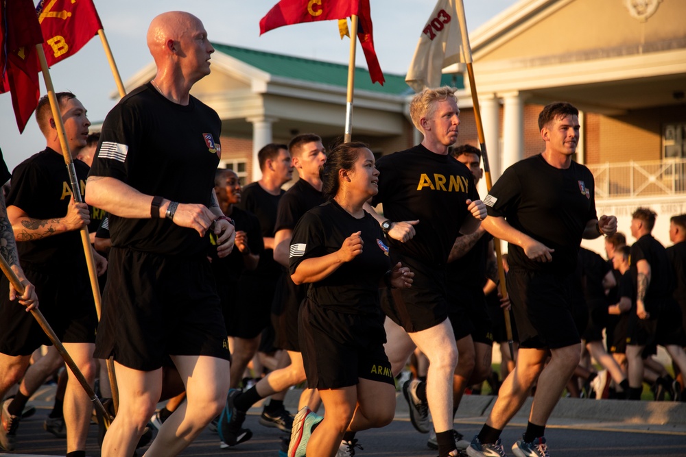 Dogface Soldiers run to kick off Salute to Summer