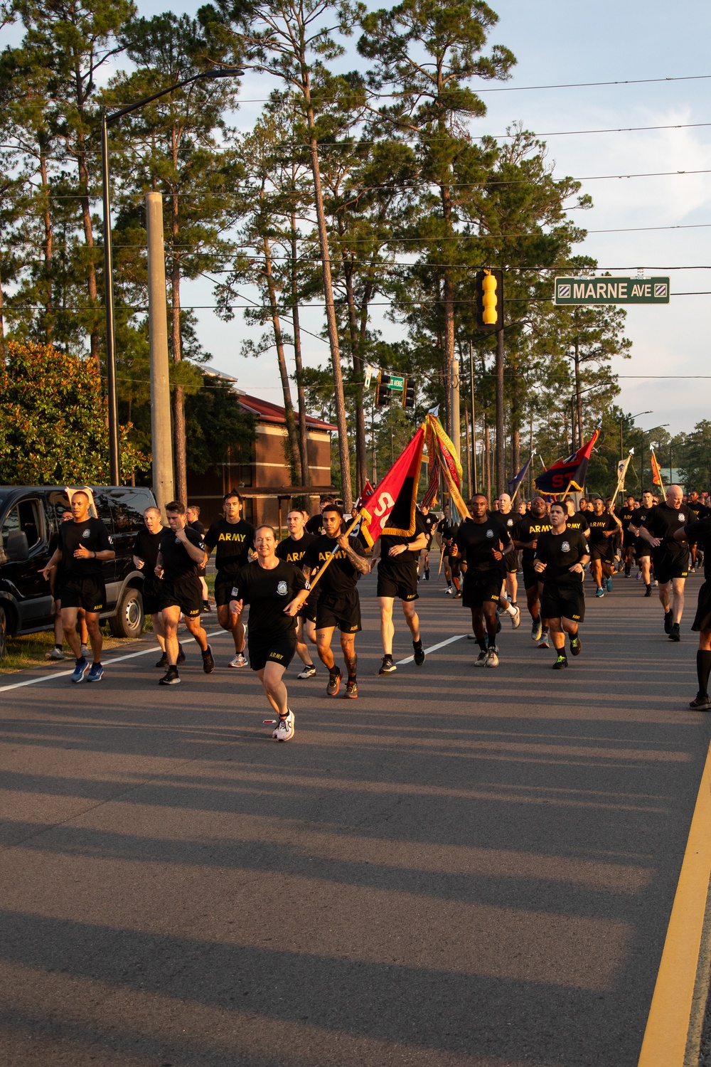 Dogface Soldiers run to kick off Salute to Summer