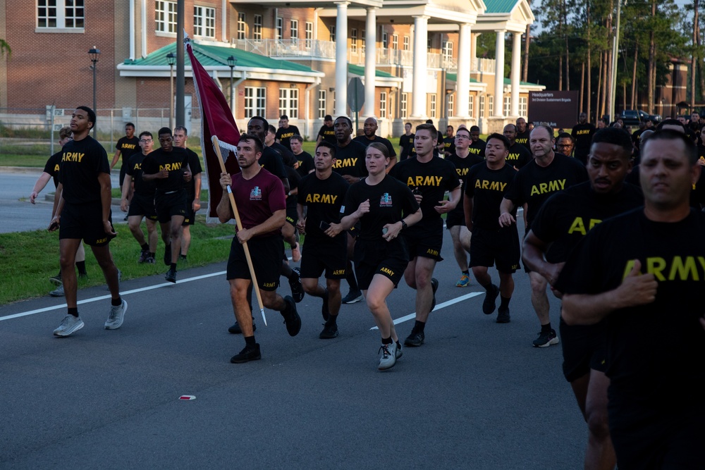 Dogface Soldiers run to kick off Salute to Summer