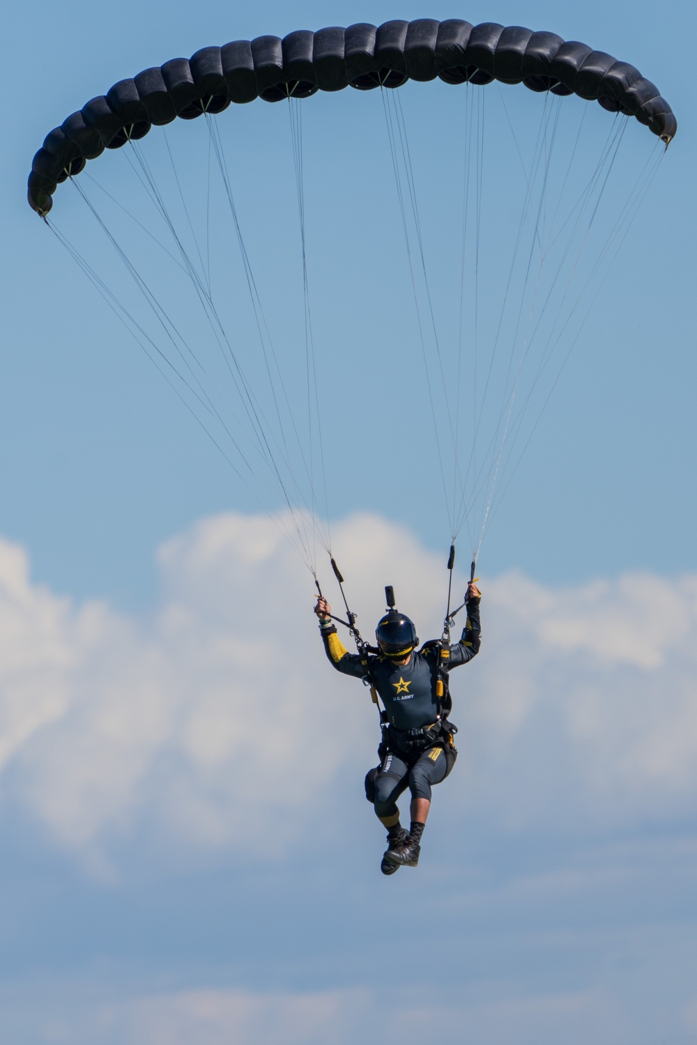 Soldiers from Army Golden Knights train in advanced parachuting discipline