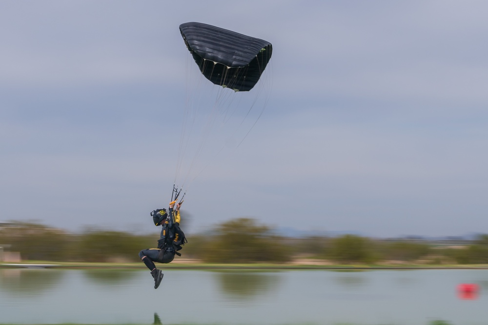Soldiers from Army Golden Knights train in advanced parachuting discipline