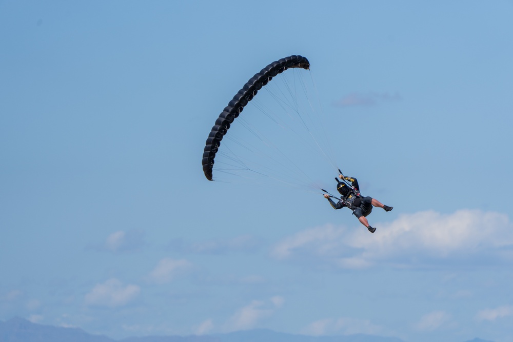 Soldiers from Army Golden Knights train in advanced parachuting discipline