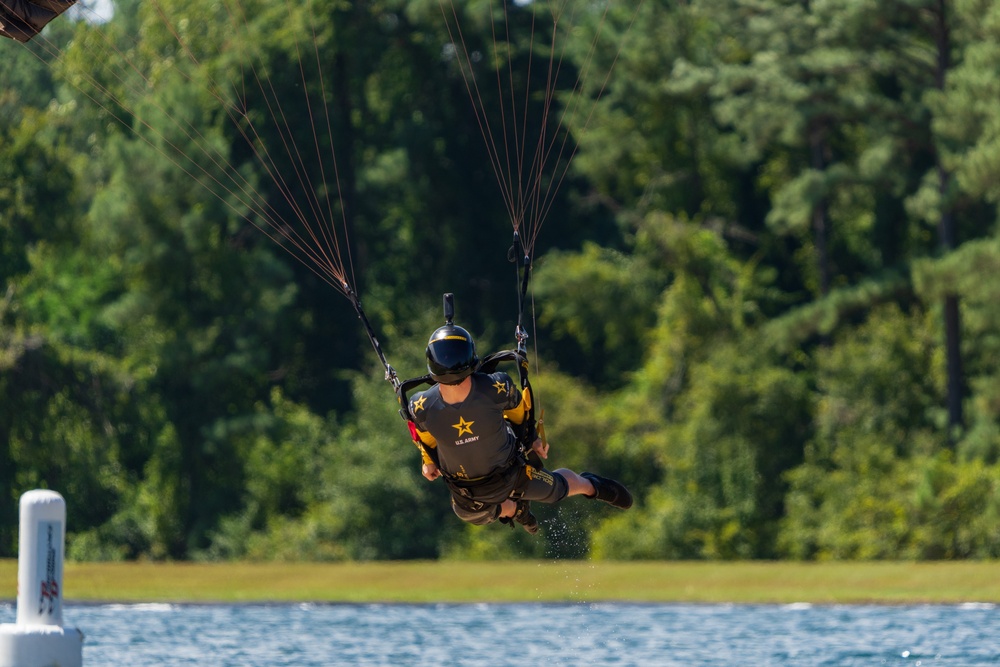 Soldiers from Army Golden Knights train in advanced parachuting discipline