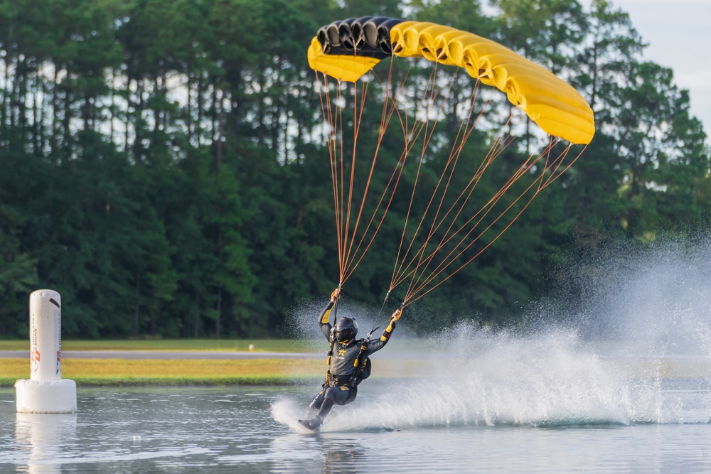 Soldiers from Army Golden Knights train in advanced parachuting discipline