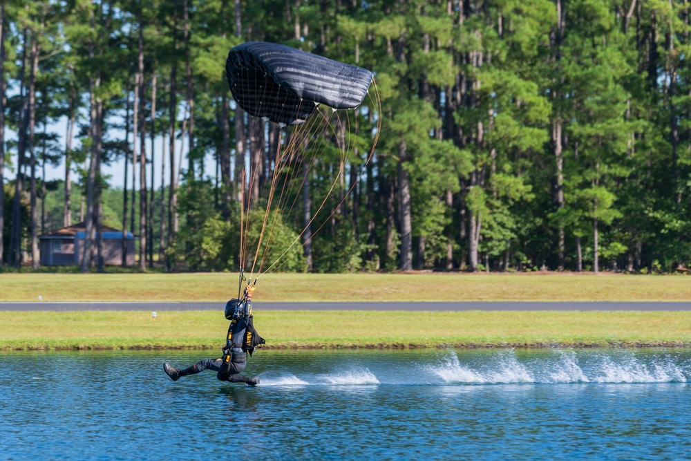 Soldiers from Army Golden Knights train in advanced parachuting discipline