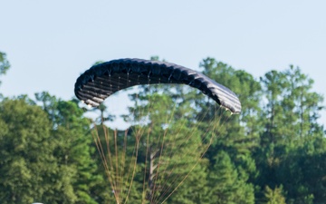 Soldiers from Army Golden Knights train in advanced parachuting discipline