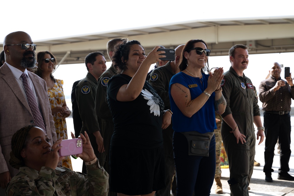 Maj. Gen. James Sears takes final flight