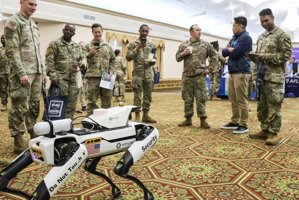 Soldiers explore latest tech, test drones at expo