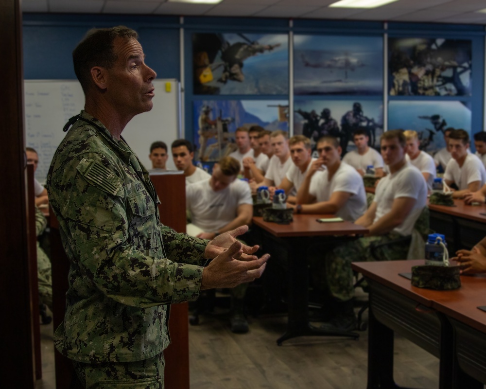 WARCOM Visits SOAS