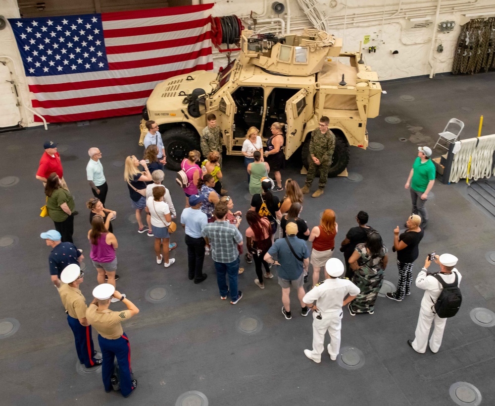 Maryland Educators Tour Aboard USS Fort Lauderdale (LPD-28)