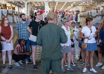 Maryland Educators Tour Aboard USS Fort Lauderdale (LPD-28)