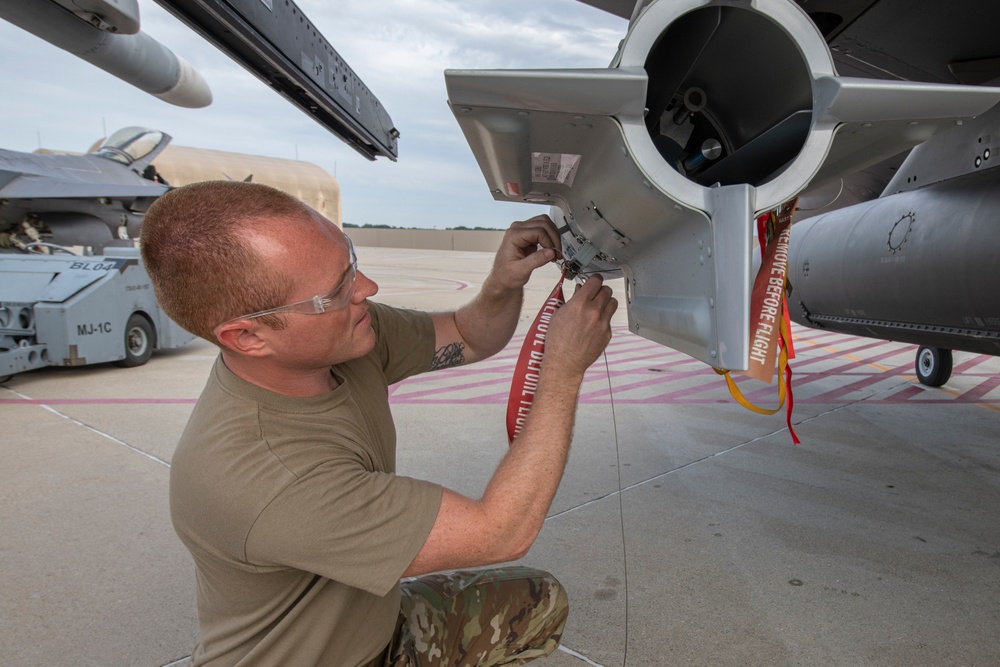 180FW Weapons Training