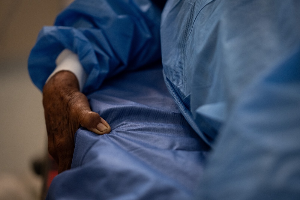 346th EOMRS Ophthalmologists conduct cataract surgery for 30 patients during RS24