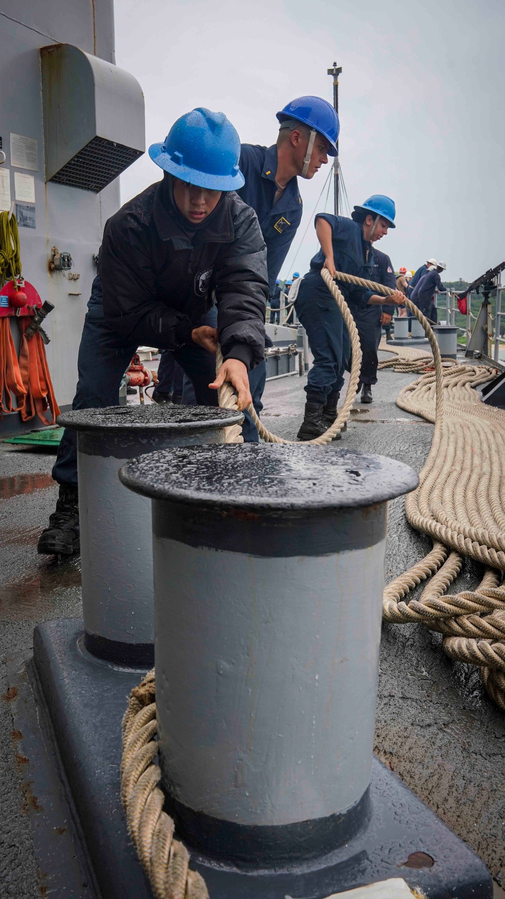 240618 – USS Harpers Ferry Makes Port in Okinawa, Japan