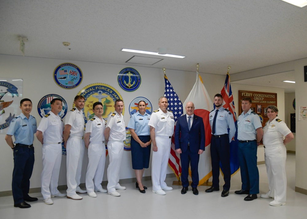 New Zealand Prime Minister Visits Yokosuka