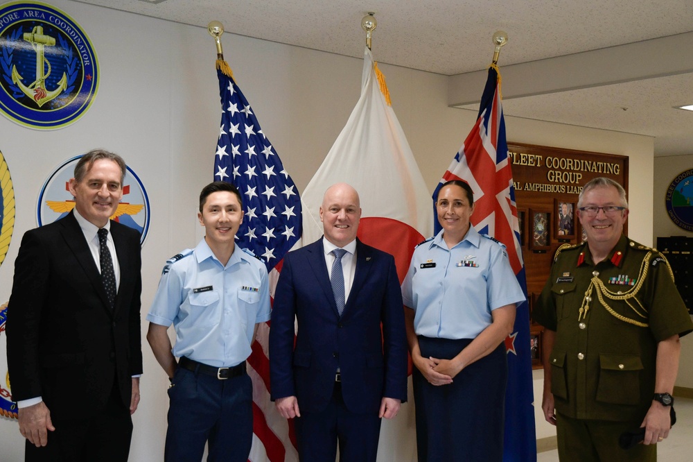 New Zealand Prime Minister Visits Yokosuka