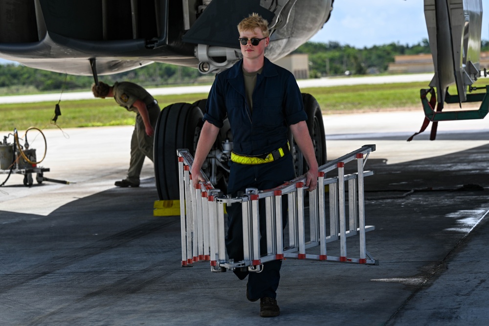 DVIDS - Images - 37th Expeditionary Bomb Squadron B-1B Lancers Returns ...