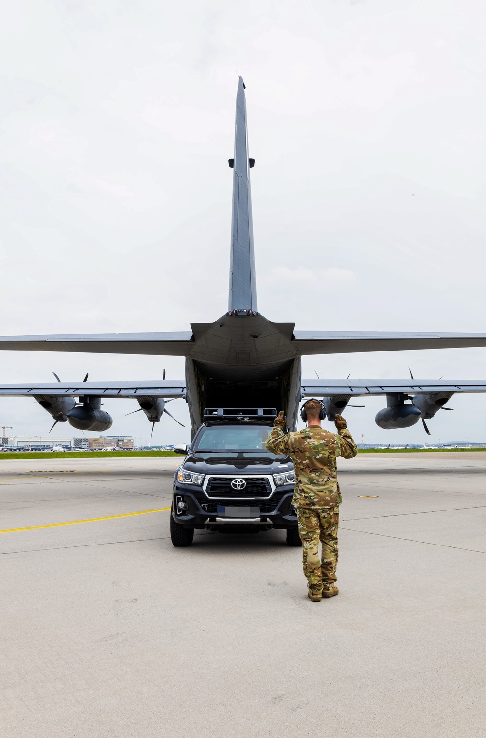 U.S. Army Green Berets and U.S. Airmen prepare for joint Multilateral Exercise