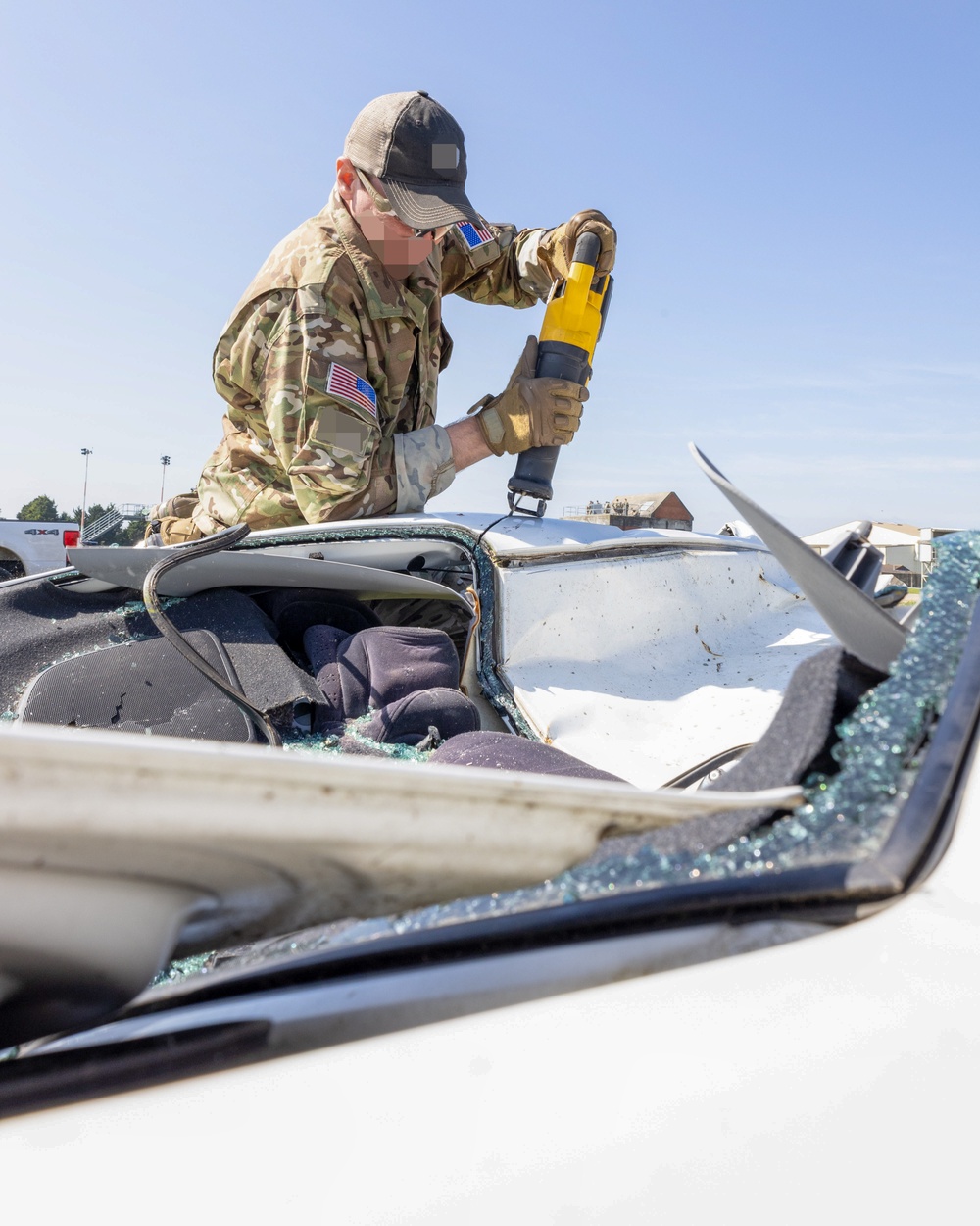 U.S. Army Green Berets perform extraction and recovery training with U.S. Air Force Special Tactics during joint multilateral exercise