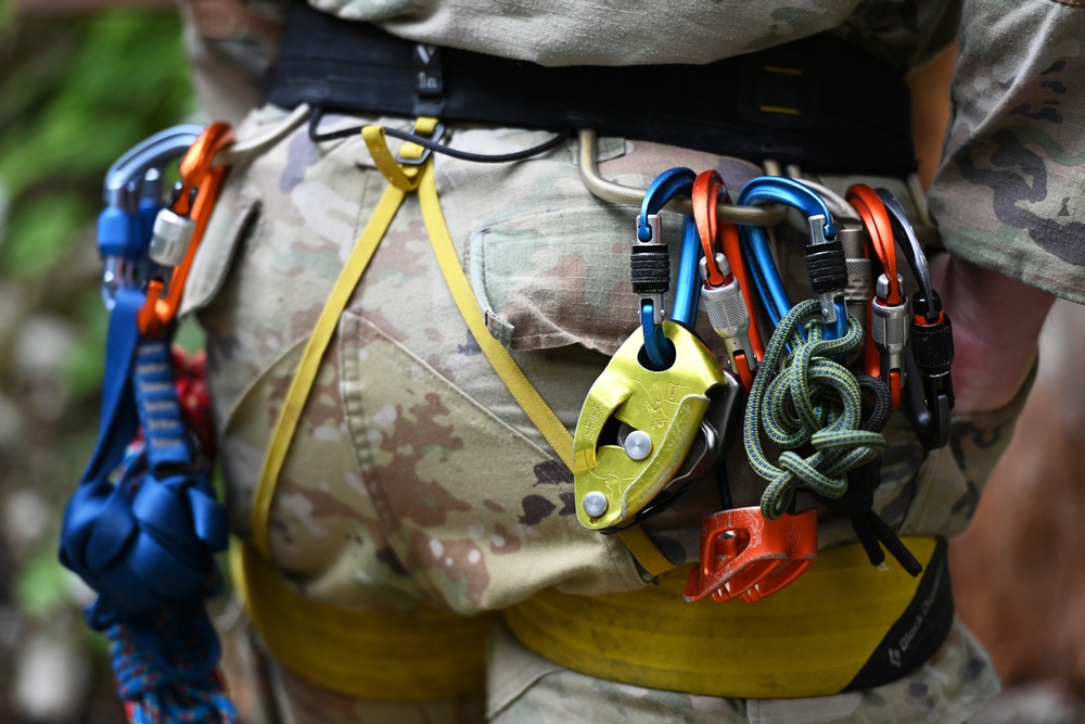 DVIDS - Images - Basic Climbing Course [Image 9 of 24]