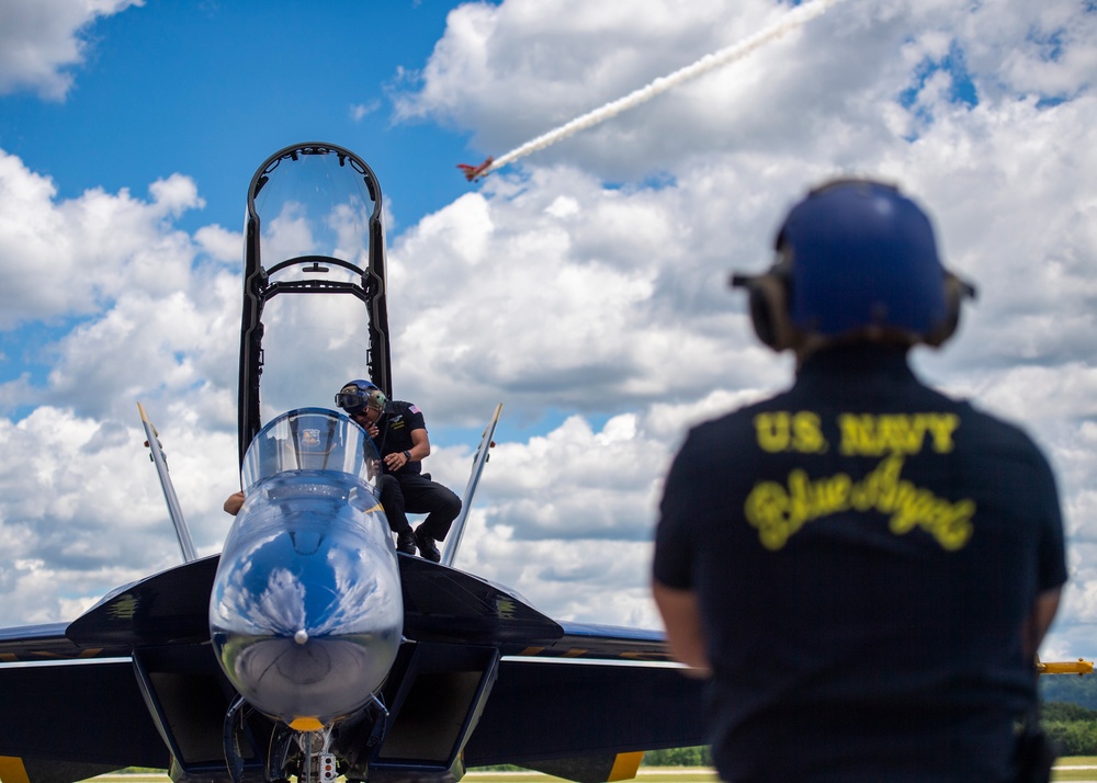 Blue Angels Perform at La Crosse, WI.