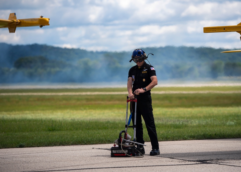 Blue Angels Perform at La Crosse, WI.