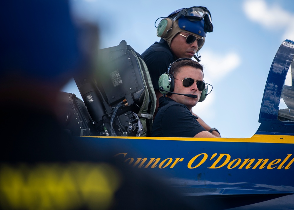 Blue Angels Perform at La Crosse, WI.