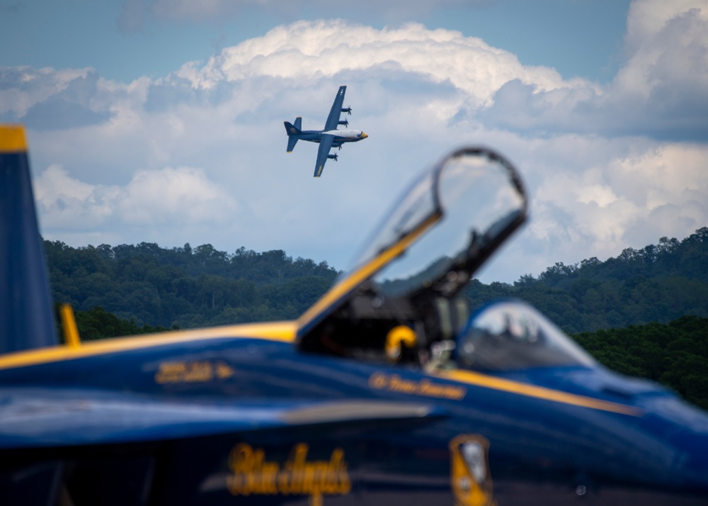 Blue Angels Perform at La Crosse, WI.