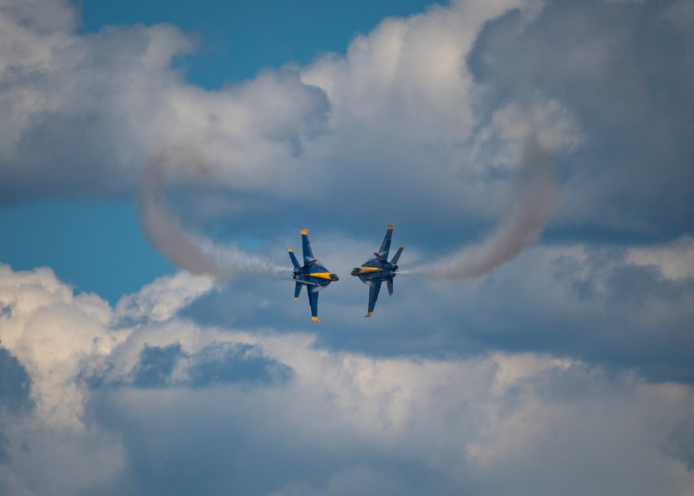 Blue Angels Perform at La Crosse, WI.