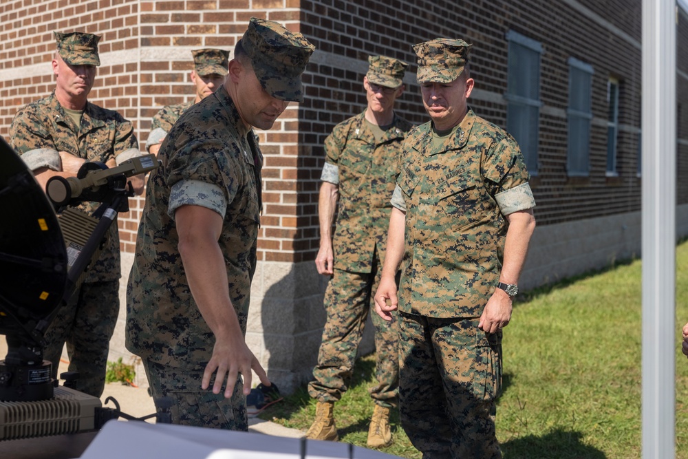 Lt. Gen. Bierman Visits 2nd Marine Logistics Group