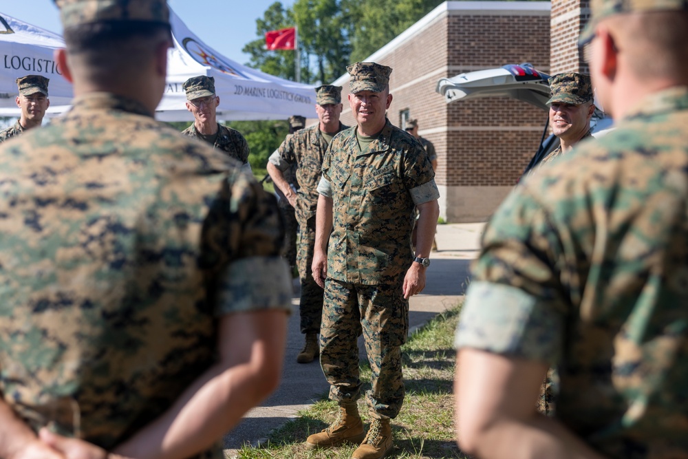 Lt. Gen. Bierman Visits 2nd Marine Logistics Group