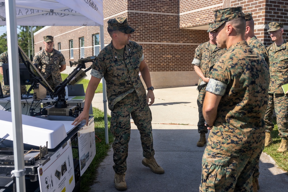 Lt. Gen. Bierman Visits 2nd Marine Logistics Group