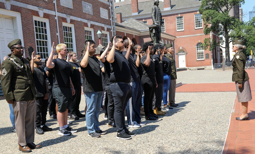 Army Reserve leader celebrates Flag Day, Army Birthday in Philadelphia