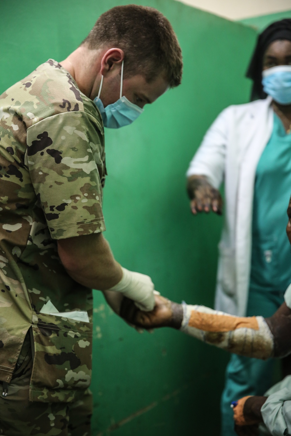 US, Chad medical partners work together at the Central Hospital
