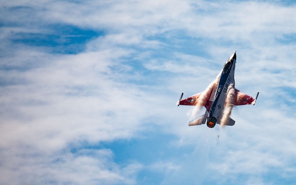F-16 Viper Demonstration Team showcases combat capabilities at Festival Aereo Chiclayo 2024