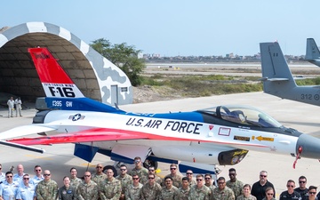 F-16 Viper Demonstration Team showcases combat capabilities at Festival Aereo Chiclayo 2024