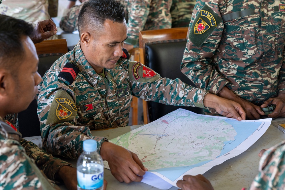 Subject matter expert exercise focuses on land navigation