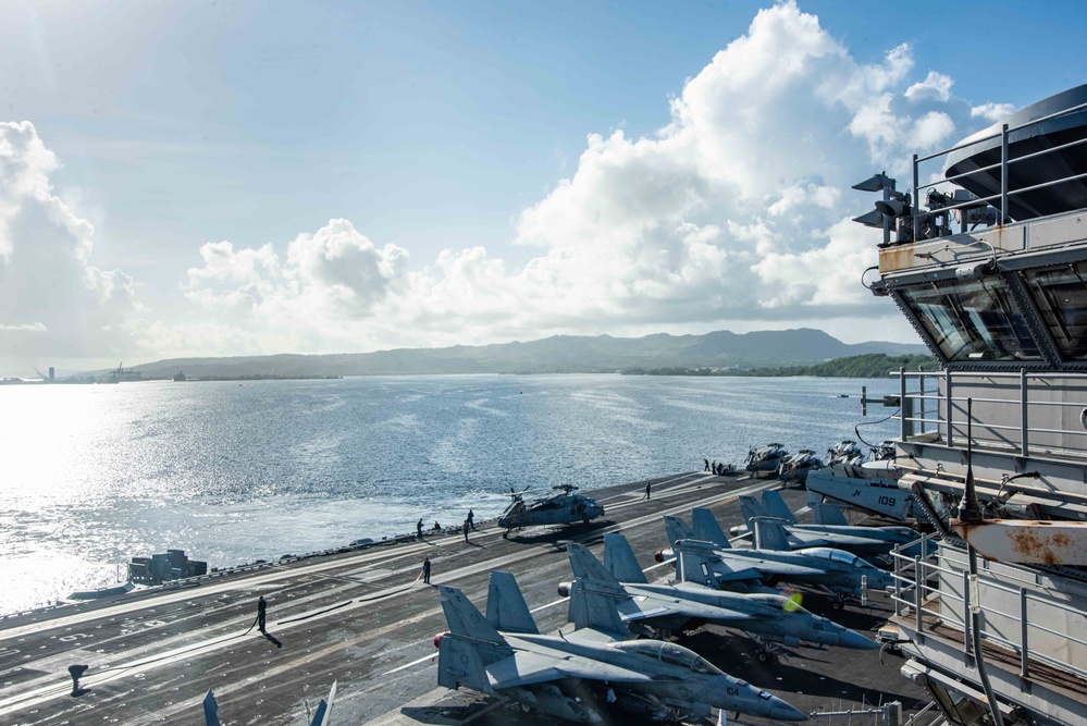 USS Ronald Reagan (CVN 76) arrives in Guam for scheduled port visit