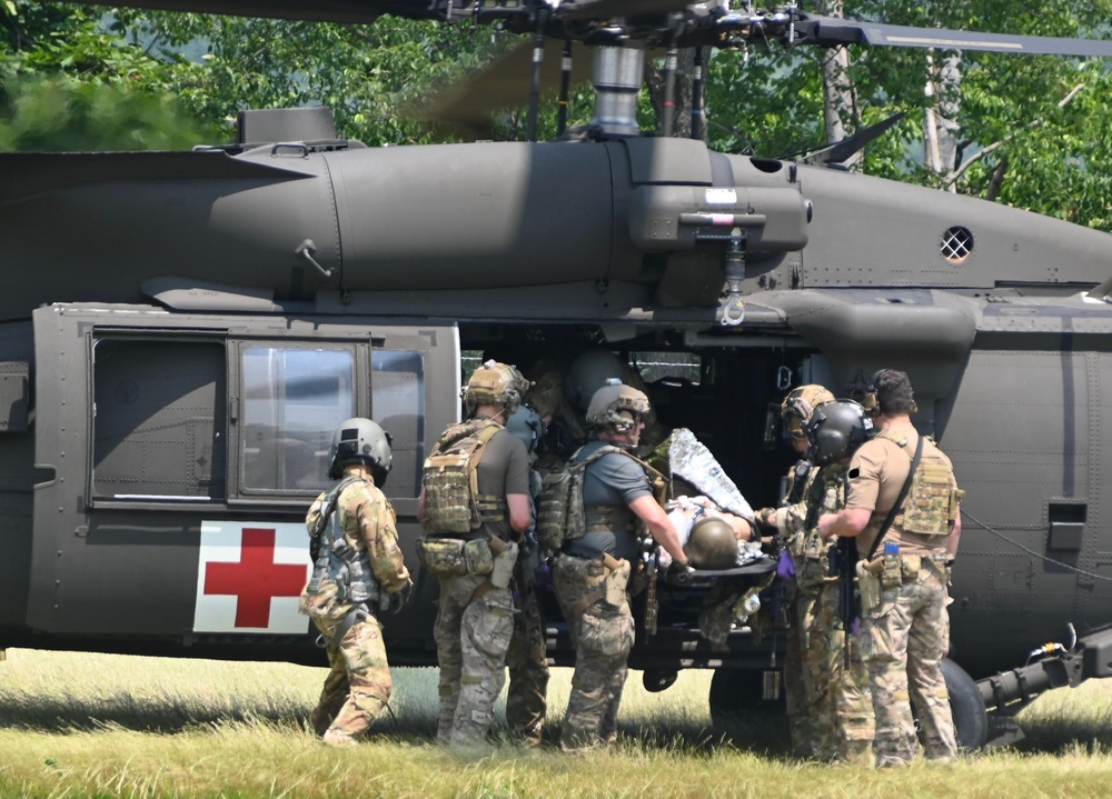 Army, Air medics train together during Operation Guardian Angel