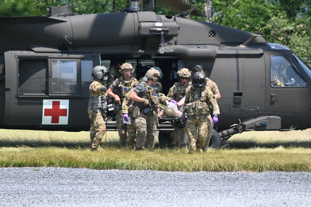 Army, Air medics train together during Operation Guardian Angel