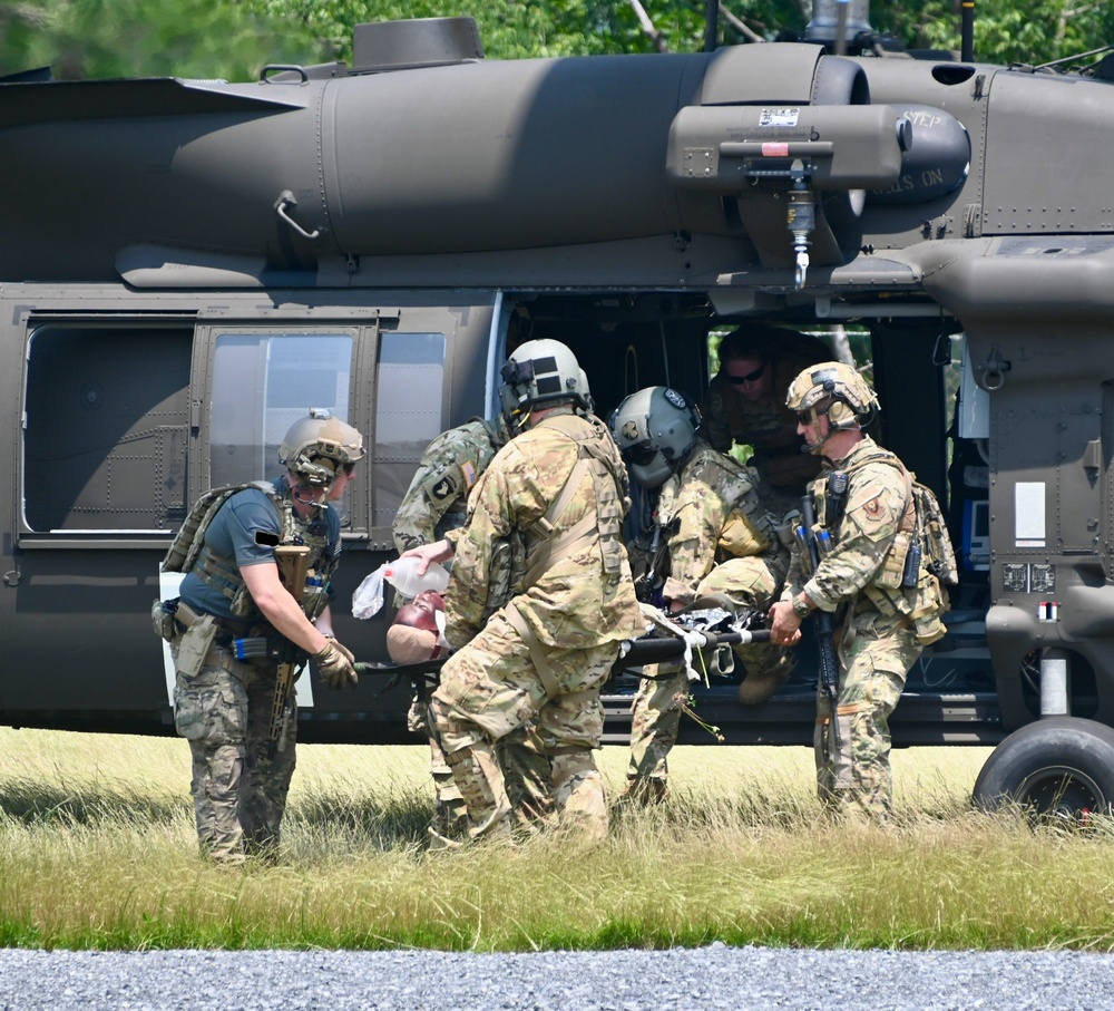 Army, Air medics train together during Operation Guardian Angel