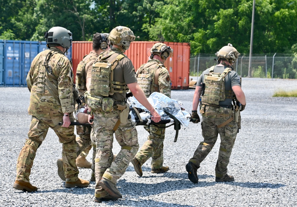 Army, Air medics train together during Operation Guardian Angel