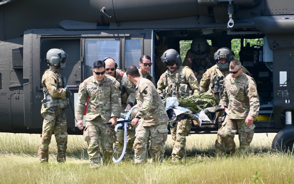 Army, Air medics train together during Operation Guardian Angel