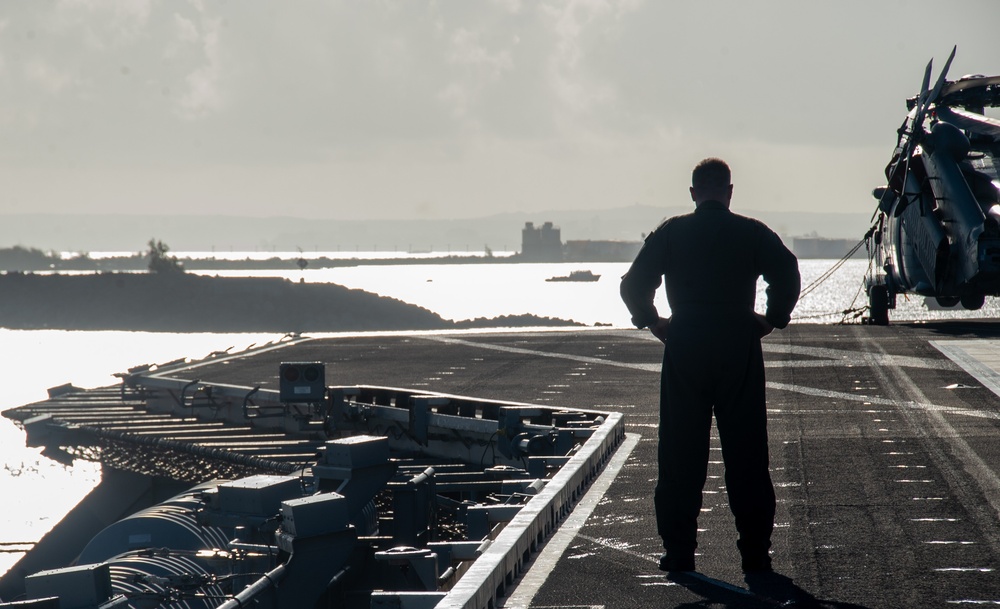 USS Ronald Reagan (CVN 76) arrives in Guam for scheduled port visit