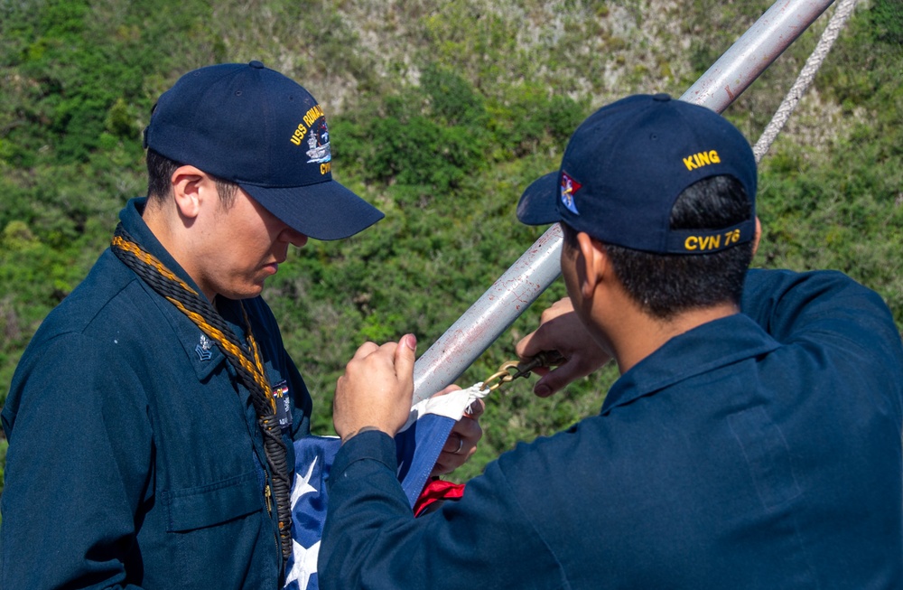 : USS Ronald Reagan (CVN 76) arrives in Guam for scheduled port visit