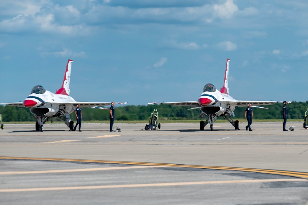 2024 Columbus Air Show heats up the skies